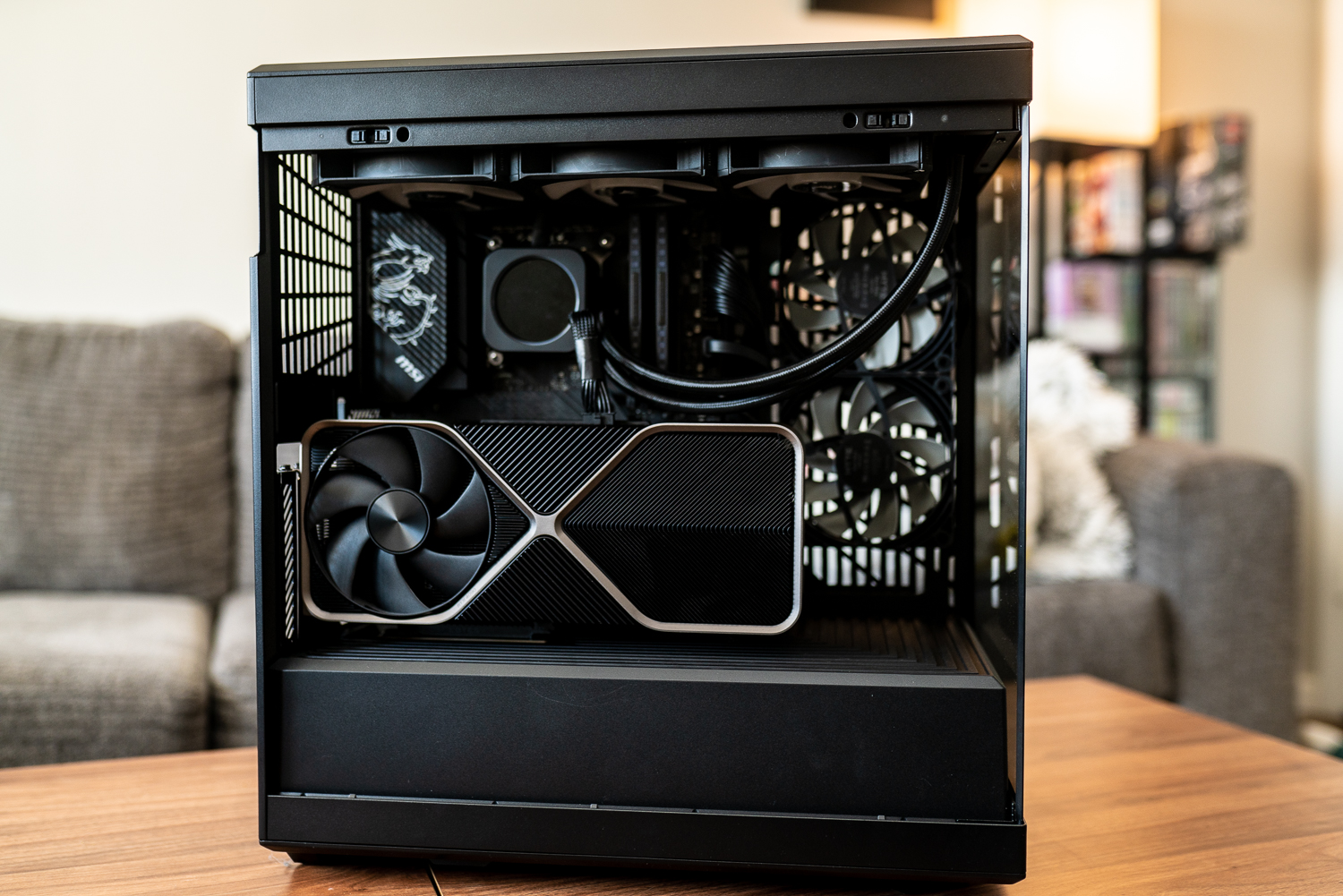 The Hyte Y60 case with an RTX 4090 installed.